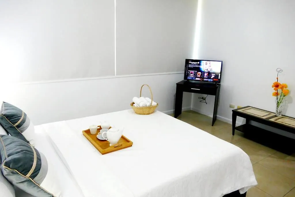 Ecusuites Puerto Santa Ana - River Junto A Hotel Wyndham Γκουαγιακίλ 0*,  Ισημερινός