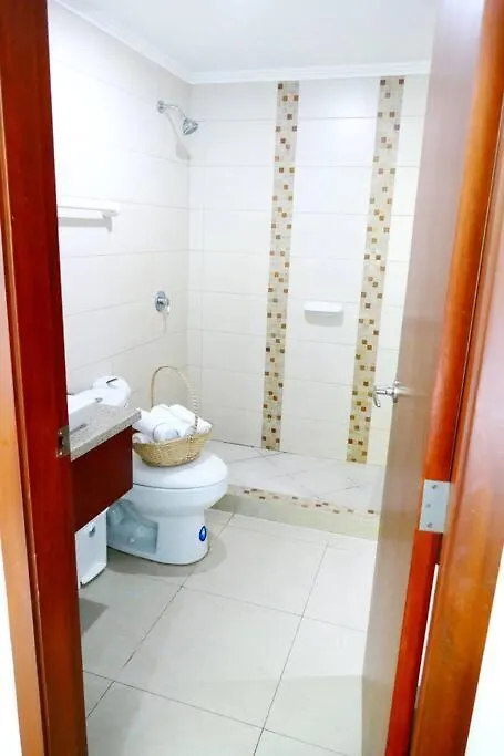 Ecusuites Puerto Santa Ana - River Junto A Hotel Wyndham Γκουαγιακίλ 0*,