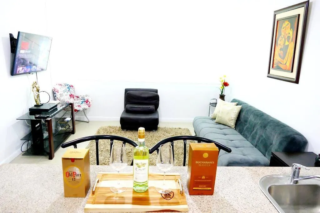 Ecusuites Puerto Santa Ana - River Junto A Hotel Wyndham Γκουαγιακίλ Διαμέρισμα