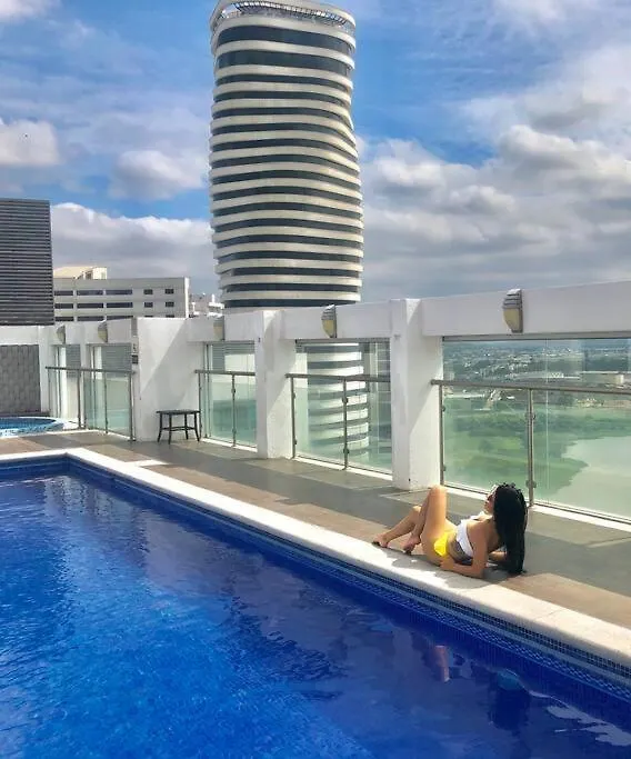 Διαμέρισμα Ecusuites Puerto Santa Ana - River Junto A Hotel Wyndham Γκουαγιακίλ