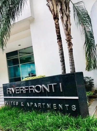 Διαμέρισμα Ecusuites Puerto Santa Ana - River Junto A Hotel Wyndham Γκουαγιακίλ