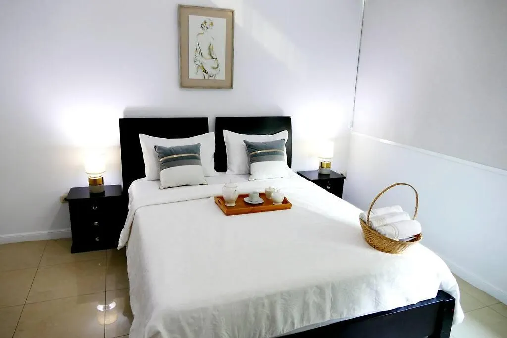 Ecusuites Puerto Santa Ana - River Junto A Hotel Wyndham Guayaquil
