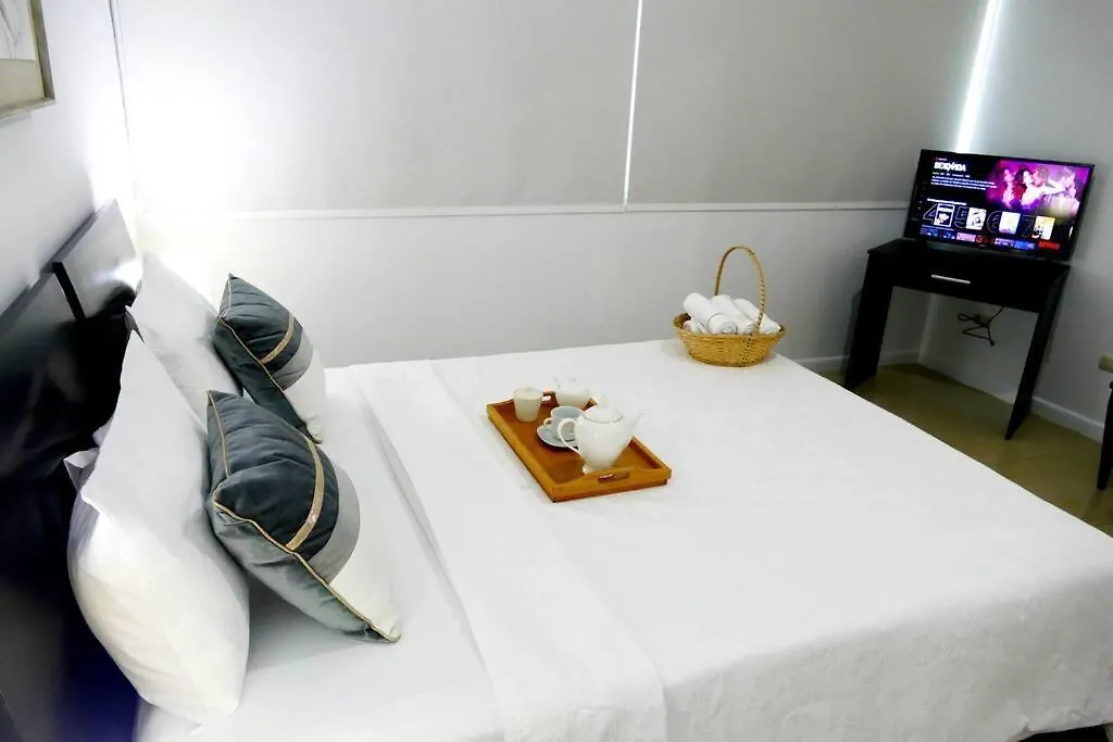 Ecusuites Puerto Santa Ana - River Junto A Hotel Wyndham Guayaquil