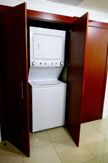 Ecusuites Puerto Santa Ana - River Junto A Hotel Wyndham Guayaquil Ecuador