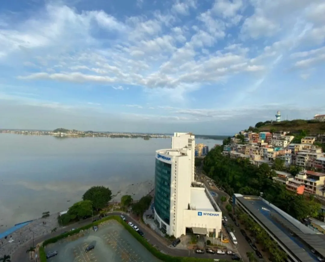 Apartman Ecusuites Puerto Santa Ana - River Junto A Hotel Wyndham Guayaquil